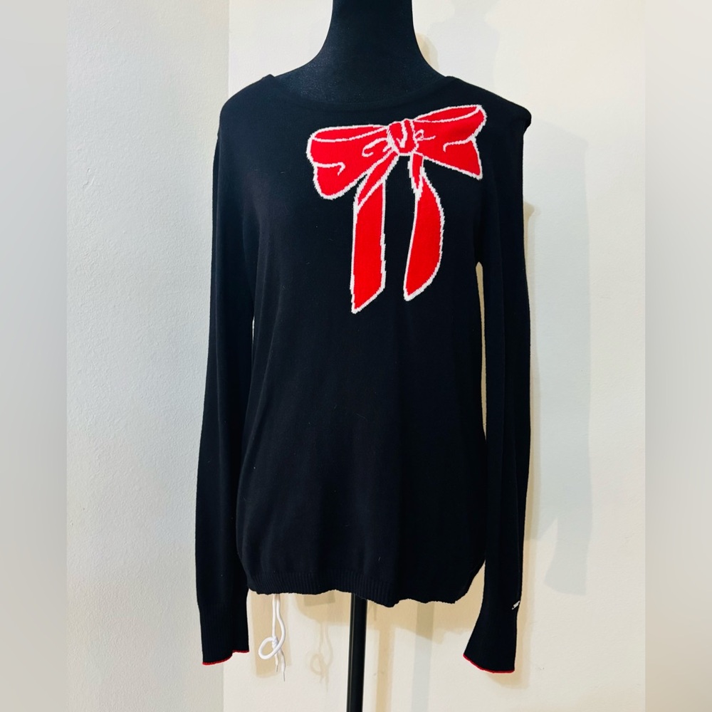 Women’s Tommy Hilfiger sweater